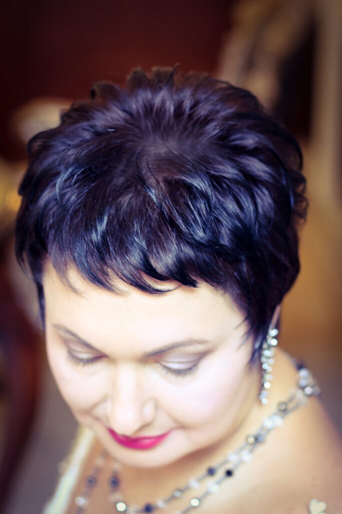 Кроткая-женская-стрижка-11