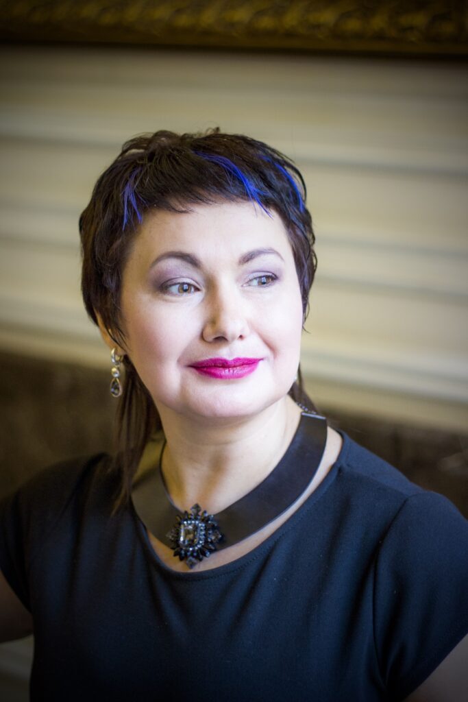 Кроткая-женская-стрижка-18